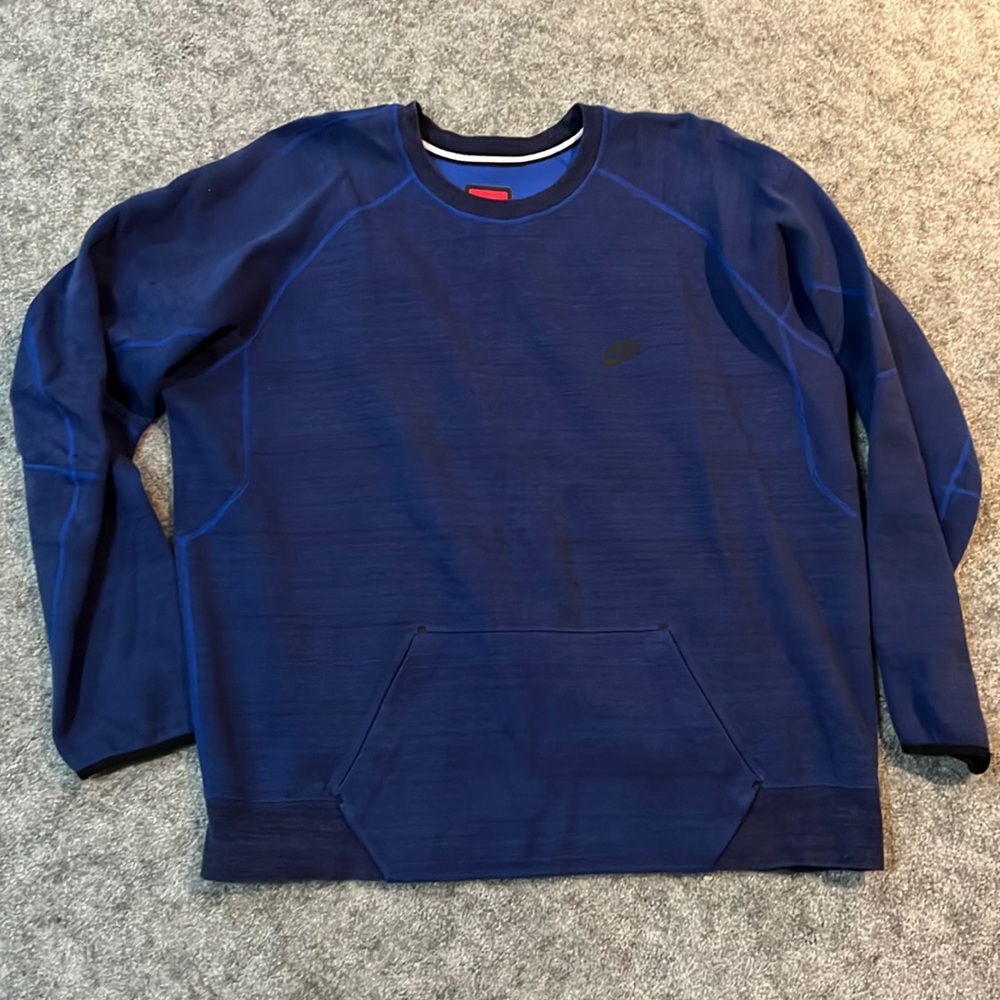 Nike tech fleece crew